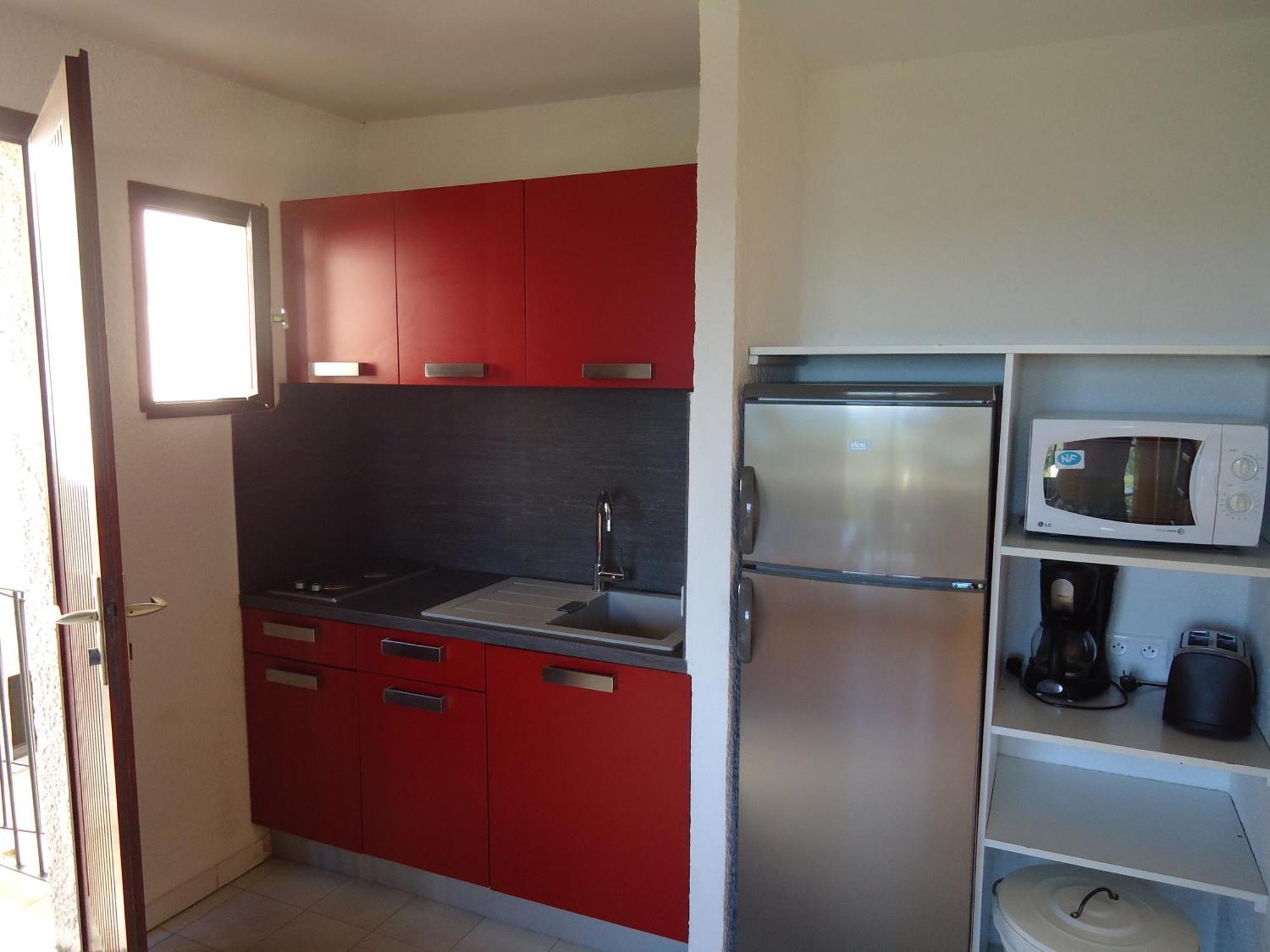 Maina Apartment *